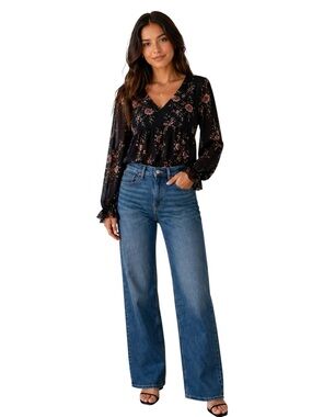 Old Navy Women's High Rise Wow Wide-Leg Jeans in Medium Blue Denim Size 4